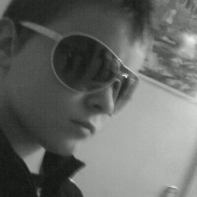 Profile Picture of Jonathan Shallow (@jony_new) on Twitter