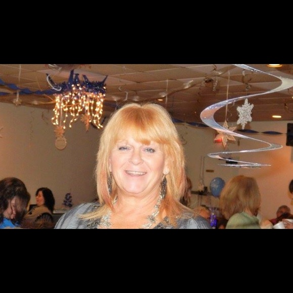 Profile Picture of Michelle Dangelo (@mamad60) on Poshmark