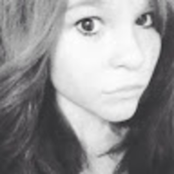 Profile Picture of Random Humannn (@mwyatt4912) on Poshmark