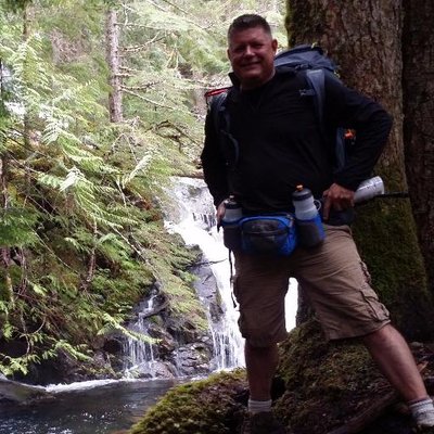 Profile Picture of charles hussey (@livnlife32) on Twitter