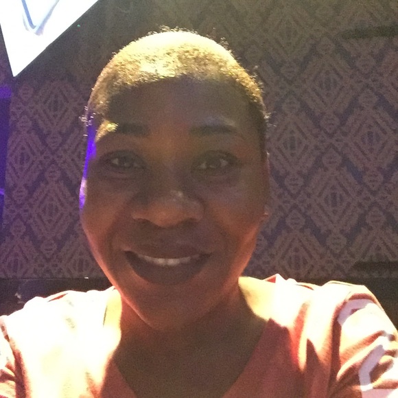 Profile Picture of Sherlly Stgeorges (@sherllys) on Poshmark