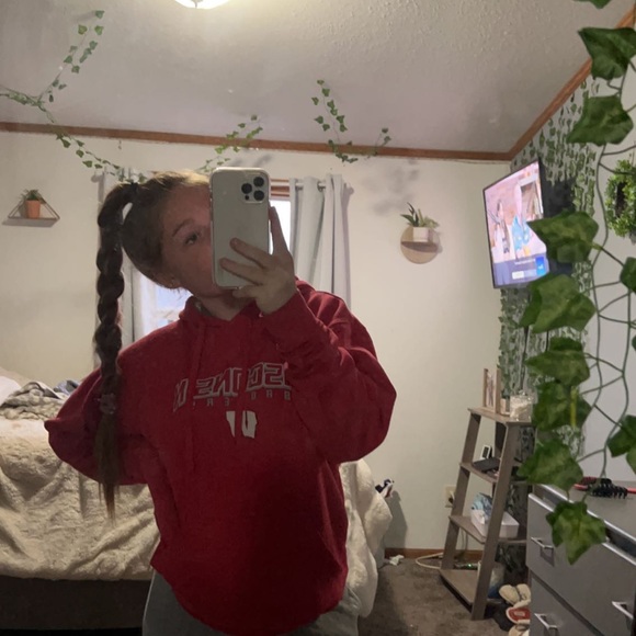 Profile Picture of Hailey Rickaby (@haileyrickaby) on Poshmark