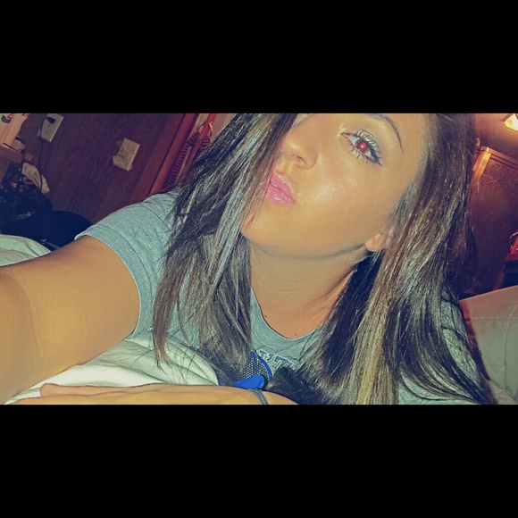 Profile Picture of Lexi Parrish (@lexiparrish30) on Poshmark