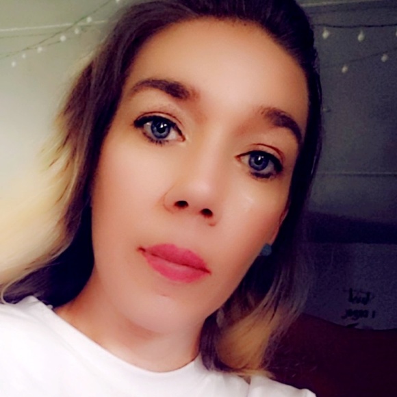 Profile Picture of Joyce Wagers (@joyce179) on Poshmark