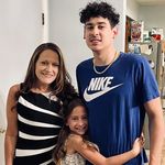 Profile Picture of Shae Moore (@shaeshae2312) on Instagram
