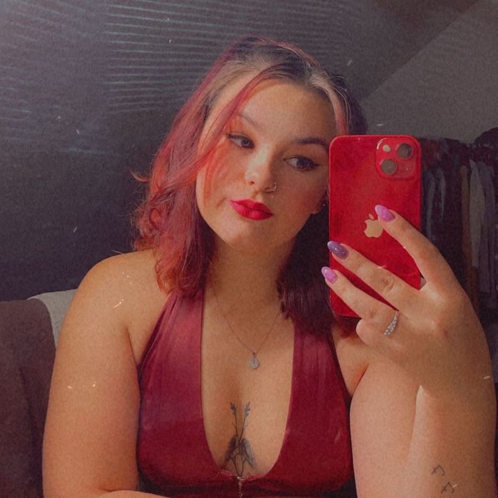 Profile Picture of jenniferholstein0 (@@jenni_ruxsian0) on Tiktok