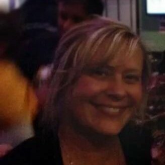 Profile Picture of Elizabeth Roach (@elizajean27) on Twitter