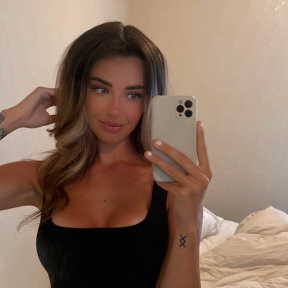 Profile Picture of Morgan Lockyer (@morganlockyer) on Poshmark