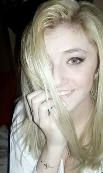 Profile Picture of Cassie Gorby (@kassie_lynngo) on Poshmark