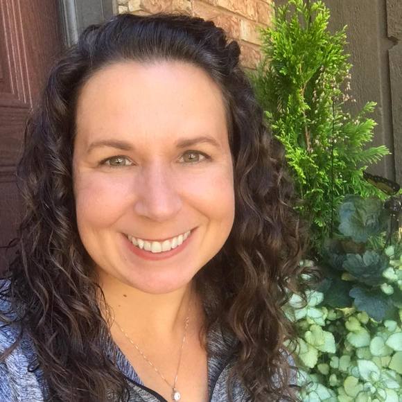 Profile Picture of Ann Hicho (@amh27) on Poshmark