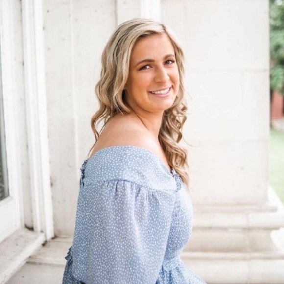 Profile Picture of Ashlee Sebren (@asebren3) on Poshmark