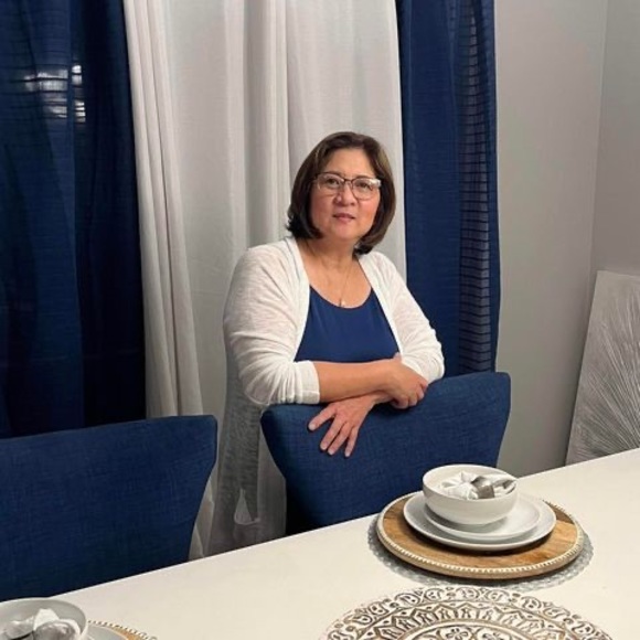 Profile Picture of Maria Feezor (@mvf64) on Poshmark