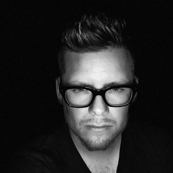 Profile Picture of Jonathan Aizman (@jonaizman) on Poshmark