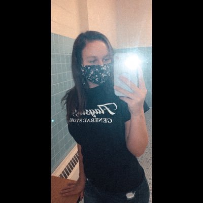 Profile Picture of Cass (@HobbsCassandra) on Twitter