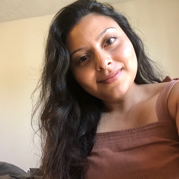 Profile Picture of Katherine Guevara (@kat16574) on Poshmark