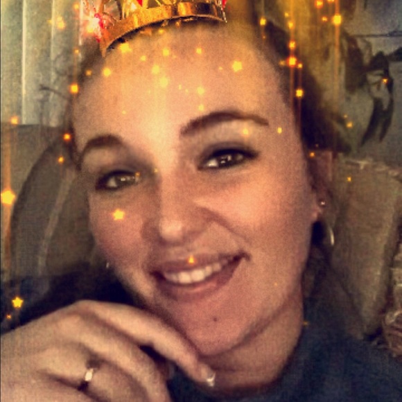 Profile Picture of Brianna Leffel (@leffel_b) on Poshmark