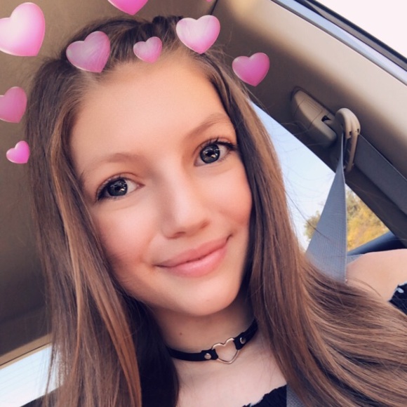 Profile Picture of Alexa Reddy (@alexa_reddy8) on Poshmark