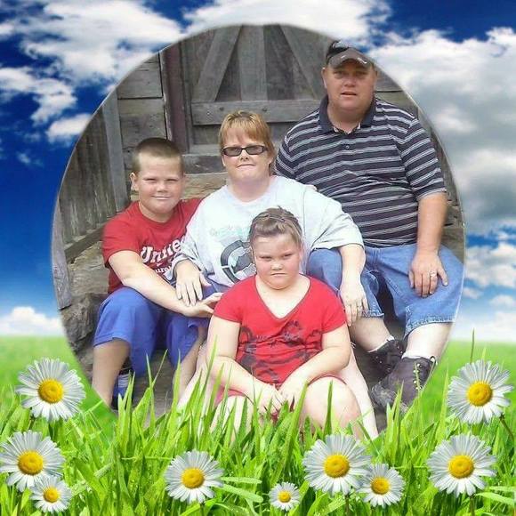 Profile Picture of Tonya Elza creech (@hotmommy20) on Poshmark