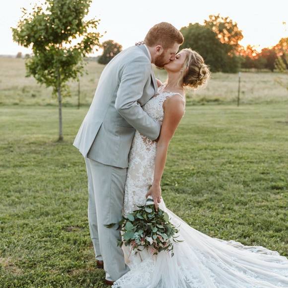 Profile Picture of Alex Cameron (@jacamer1) on Poshmark