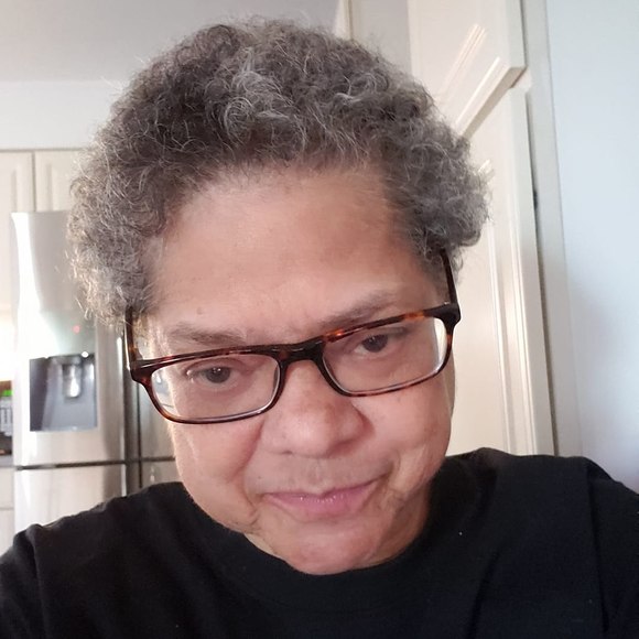 Profile Picture of Reola Hadley (@reolah) on Poshmark