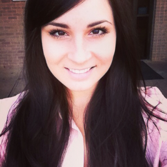 Profile Picture of Sharon Banchero (@shaebb) on Poshmark