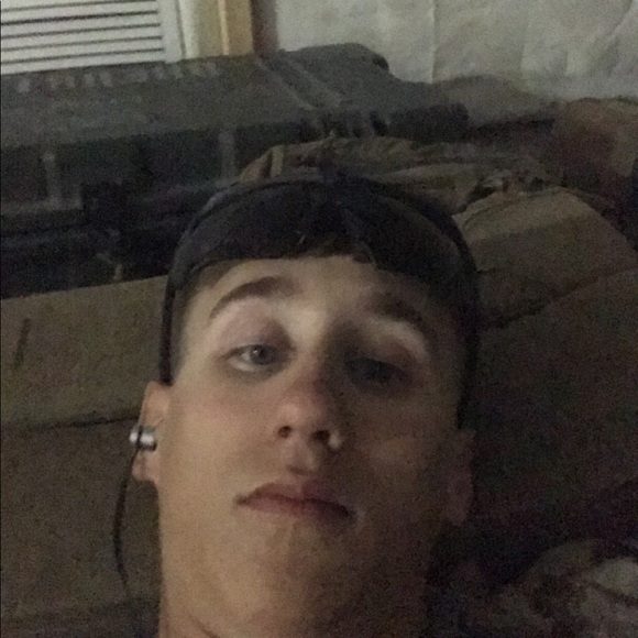 Profile Picture of Brenden Buesing (@bbuesing9) on Poshmark