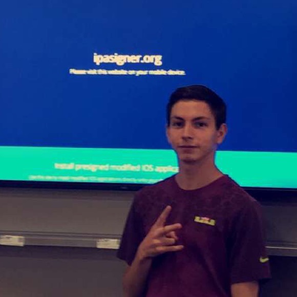 Connor Lapping - Poshmark Profile Picture of Connor Lapping (@runconnor) on Poshmark