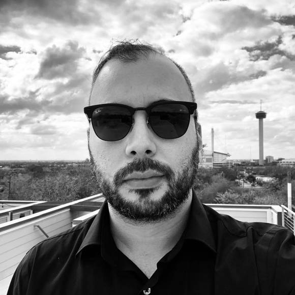 Profile Picture of Alexandro Longoria (@alexandrolongor) on Poshmark