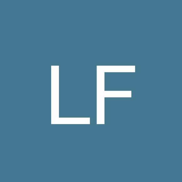 Profile Picture of Lisa Frederick (@lisagfrederick) on Poshmark