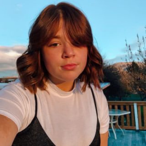 Profile Picture of Taylor Ulmer (@_taylorscloset) on Poshmark