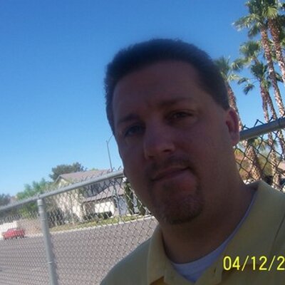 Profile Picture of Ryan DeVault (@RyanRedskin) on Twitter