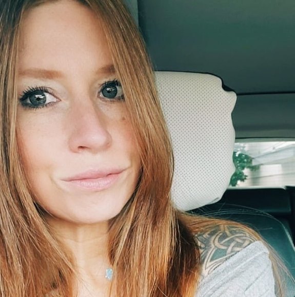 Profile Picture of Kathryn Sutka (@sutka) on Poshmark