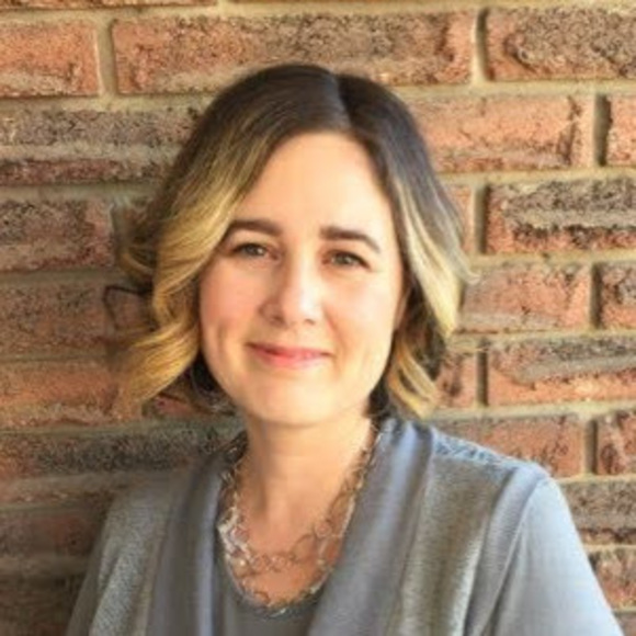 Profile Picture of Nicole Regehr (@nicoleregehr) on Poshmark