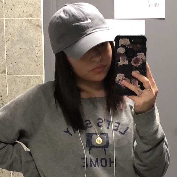 Profile Picture of Graciela Victoriano-campos (@grvcielv) on Poshmark