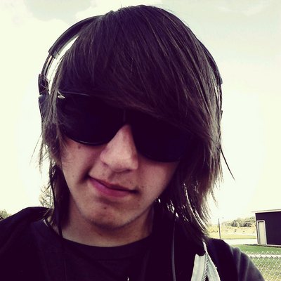 Profile Picture of Alex Colwell (@lilslaya97) on Twitter