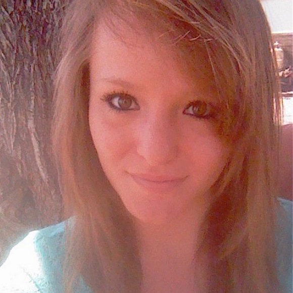 Profile Picture of Lacie Robertson (@lacieroberts971) on Poshmark