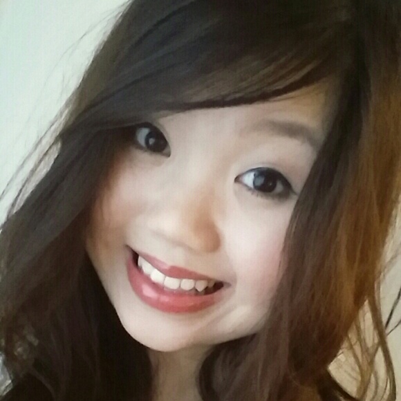 Profile Picture of Mymy Nguyen (@goshmymy) on Poshmark