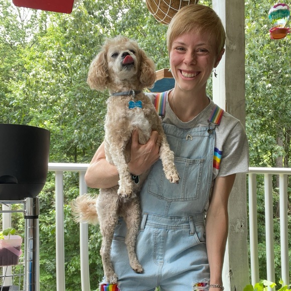 Profile Picture of Cassidy Heaton (@poodledadcaaa) on Poshmark