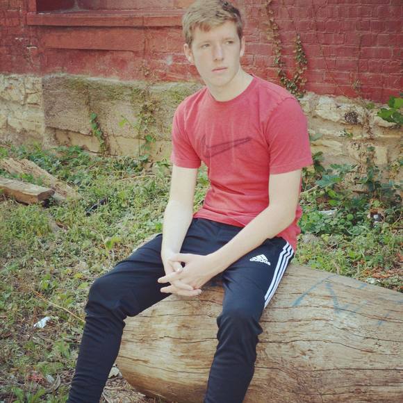 Profile Picture of Daniel Eagan (@daniel_eagan123) on Poshmark