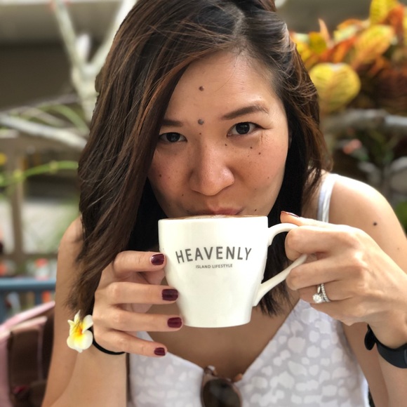 Profile Picture of Cam Nguyen (@shop_cam) on Poshmark
