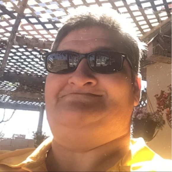 Profile Picture of Peter Rocha (@generocha) on Poshmark