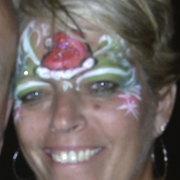 Profile Picture of Cindy Reinhardt (@creinha) on Poshmark