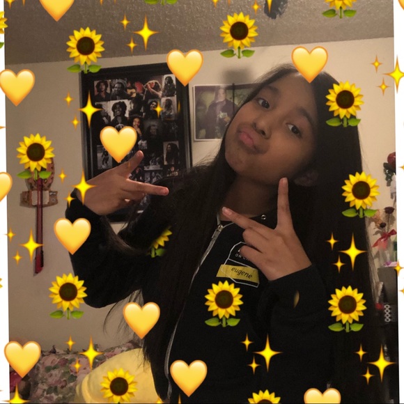Profile Picture of Cassandra Ortiz (@cassie2567) on Poshmark
