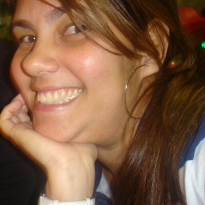 Profile Picture of Claudia Barros (@Cal_Barros) on Twitter