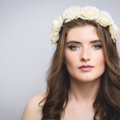 Profile Picture of MUA Amanda Arthur (@beautytreats1) on Twitter