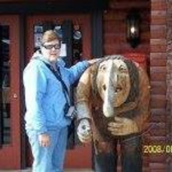 Profile Picture of Nancy Bell (@nancy_seguin) on Poshmark