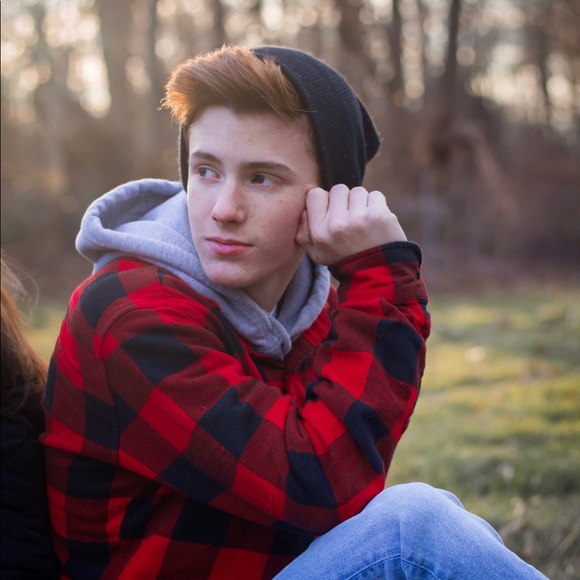 Profile Picture of Austin Mathiau (@austin034) on Poshmark