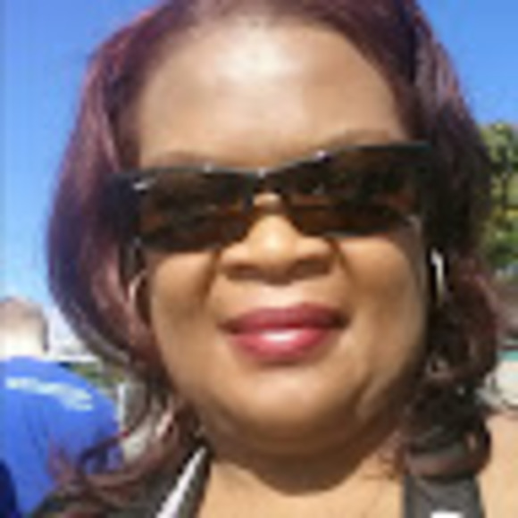 Profile Picture of Gwendolyn Garror (@garror411) on Poshmark
