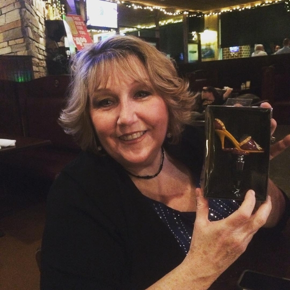 Profile Picture of Debbie Pyles (@pylesdeborah) on Poshmark