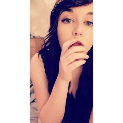 Profile Picture of Sabrina Ridgway (@Jo_Hippie77) on Twitter